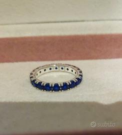 PANDORA Anello Fascia Scintillante Blu 190050C02