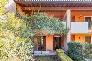 VILLA A SCHIERA A SOMMACAMPAGNA