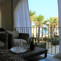 Appartamento fronte mare con terrazzo grande