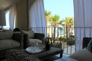 Appartamento fronte mare con terrazzo grande