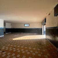 Rif 496 locale commerciale domiziana