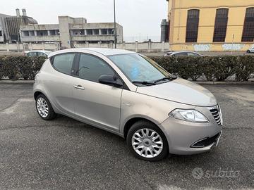 Lancia Ypsilon 1.2 69 CV 5 porte S&S Platinum