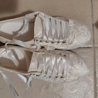 Scarpe da donna per tutti i giorni o per matrimoni