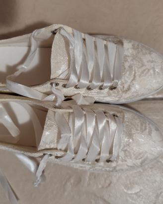 Scarpe da donna per tutti i giorni o per matrimoni