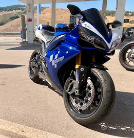 Yamaha r1