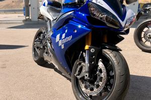 Yamaha r1
