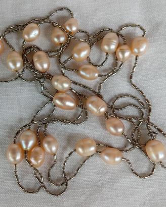 Collana lunga di perle di fiume barocche rosate 