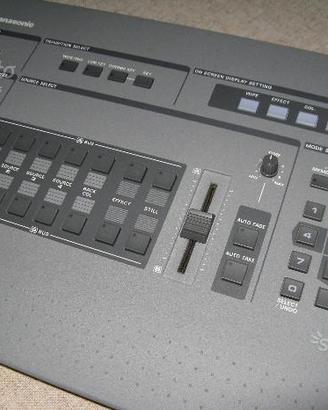 Mixer AV digitale Panasonic WJ-AVE55 e titolatrice