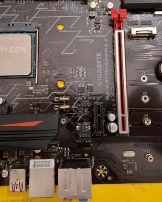 CPU AMD Ryzen 5 1600X + scheda madre Gigabyte
