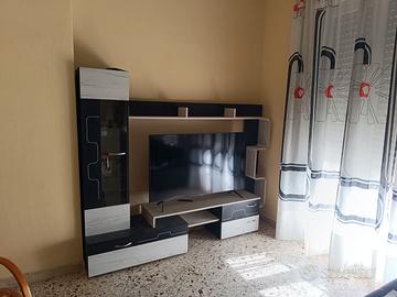 Parete attrezzata moderna + tavolino coordinato