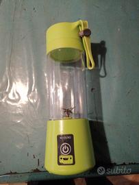 Mini frullatore. 