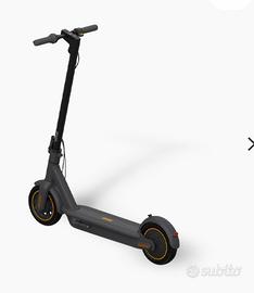 monopattino elettrico segway g30 max  come nuovo