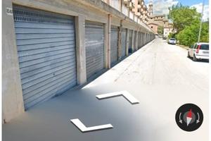 Garage fronte strada