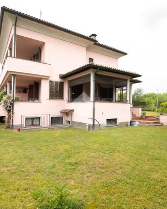 VILLA A SCHIERA D'ANGOLO A BASIGLIO