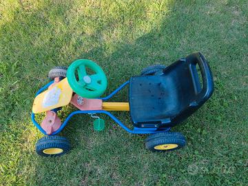 Kart triciclo a pedali per bambino 