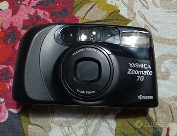 macchina fotografica vintage YASHICA 
