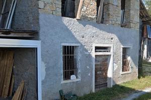 Edificio agricolo e terreno