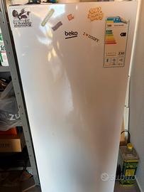 FREEZER BEKO RFSA210K20W