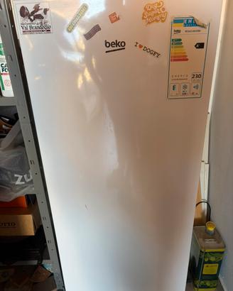 FREEZER BEKO RFSA210K20W