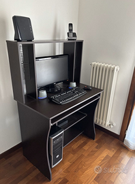 Scrivania porta PC - compatta e funzionale