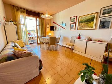 VILLAGGIO EUROPA, trilocale di angolo al 2° piano