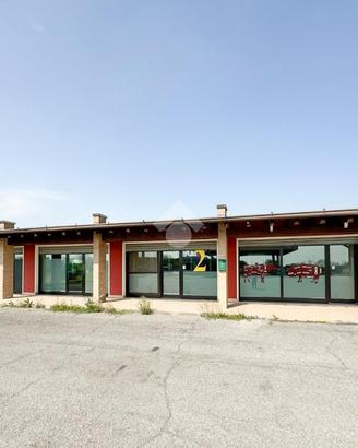 NEGOZIO A QUINZANO D'OGLIO