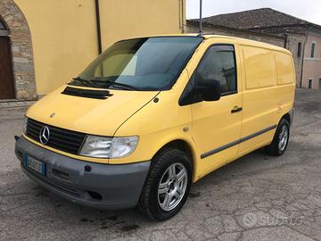 Mercedes Vito W638 2.2 112 CDI 2002 Automatico