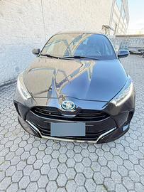 TOYOTA YARIS 1.5 HYBRID LOUNGE