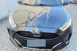 TOYOTA YARIS 1.5 HYBRID LOUNGE