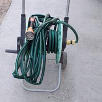 Tubo di irrigaziome con carrello.