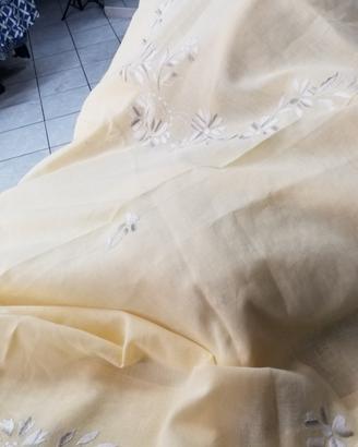 tovaglia ricamata a mano vintage 