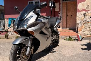 Honda vfr 800 v-tech