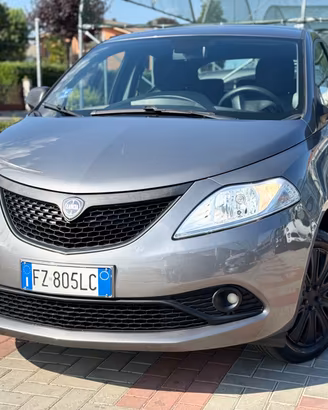 Lancia Ypsilon 1.2 69 CV 5 porte GPL Ecochic Black