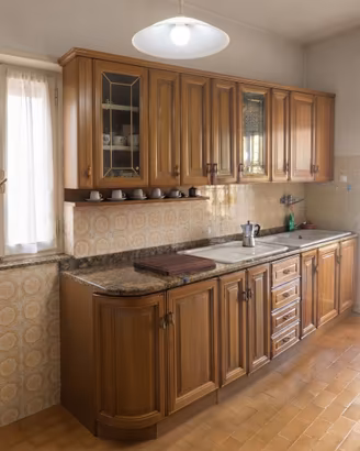Cucina Gatto in legno massello con top in granito
