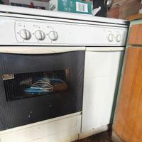 Cucina Indesit 4 fuochi con forno