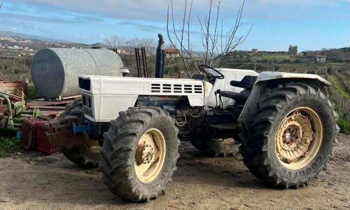 Trattore con attrezzatura