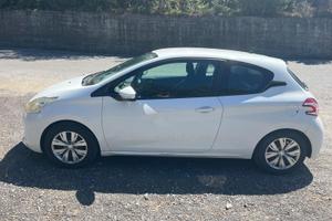 Peugeot 208 active