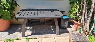 Tavolo in legno da giardino 