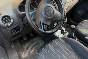 Auto opel corsa 1,3