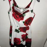 🌹 Vestito bianco con rose rosse 🌹