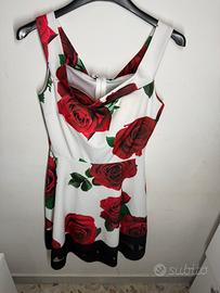 🌹 Vestito bianco con rose rosse 🌹