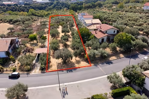 Treglio, terreno edificabile e agricolo di 3400 mq