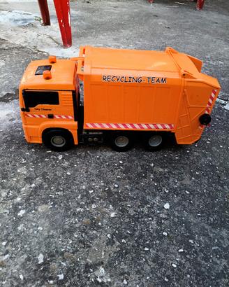 camion giocattolo 