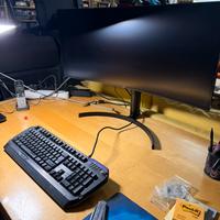 monitor LG 34WL85C-B da 34 pollici UltraWide