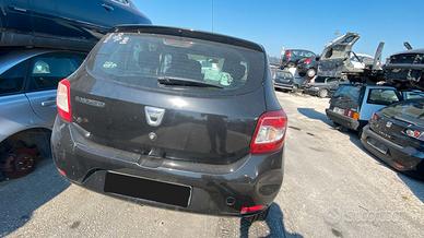 Dacia Sandero per ricambi