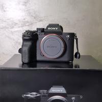 SONY A7 IV CON SCATOLA E ACCESSORI ORIGINALI