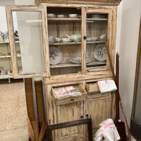 Mobile credenza in stile shabby