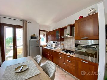 Bosa: trivano con posto auto