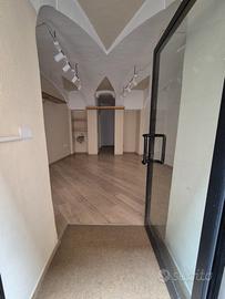 Negozio a Intra centro storico