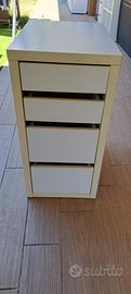 Mobiletto con cassetti 